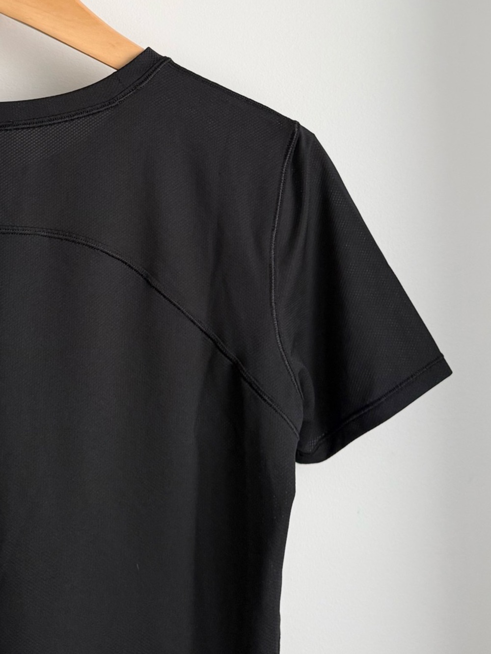 lululemon high neck running & training t-shirt - Picture 7 of 15